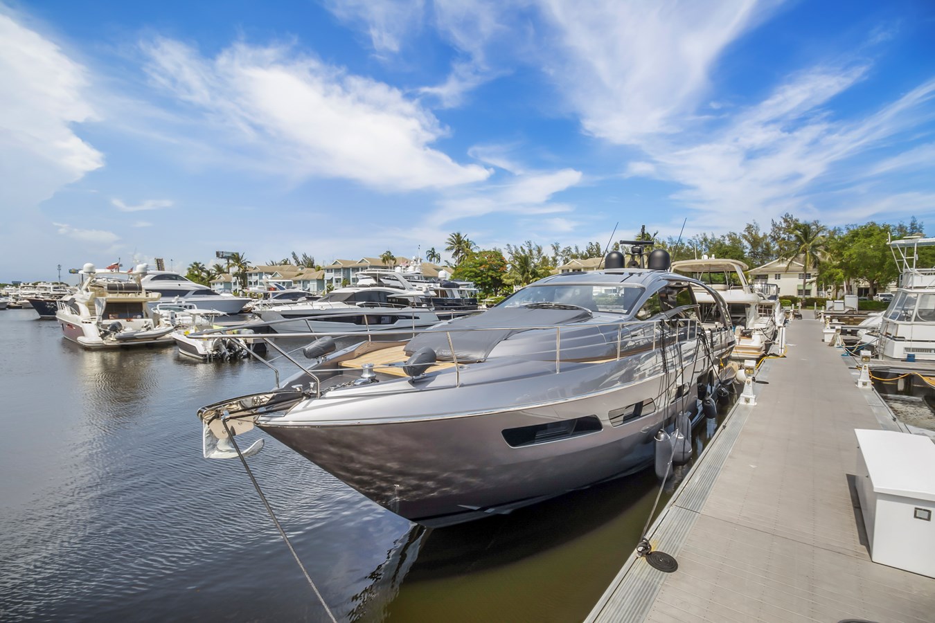 Pershing Cruising Yacht - For Sale