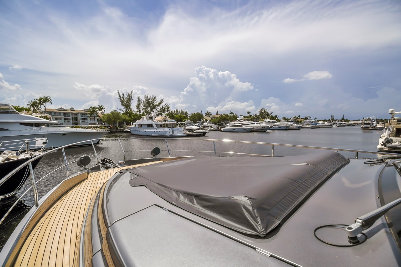 Pershing Cruising Yacht - For Sale