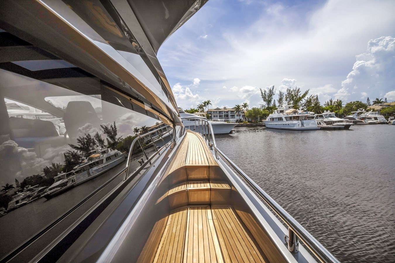 Pershing Cruising Yacht - For Sale