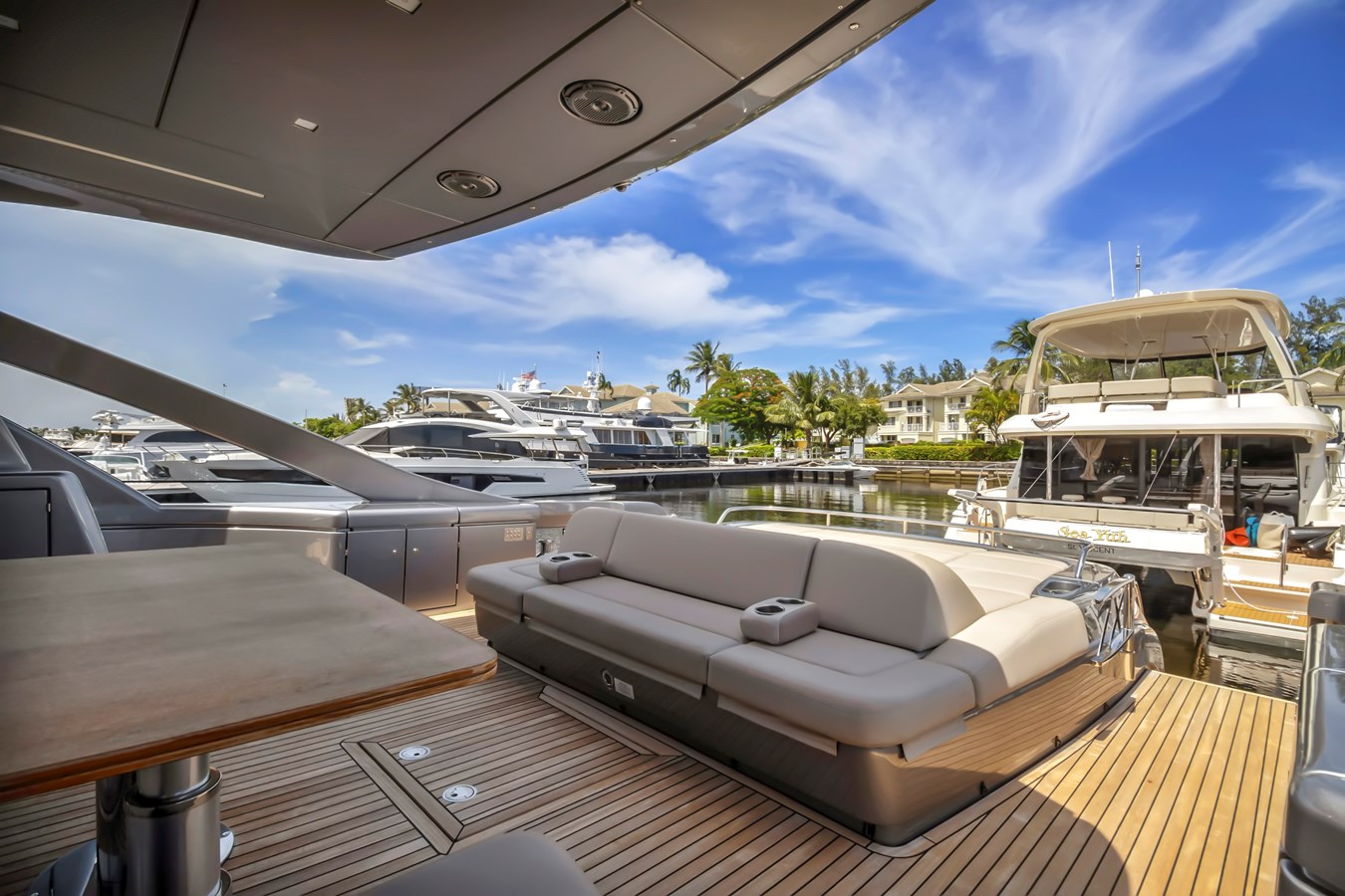 Pershing Cruising Yacht - For Sale