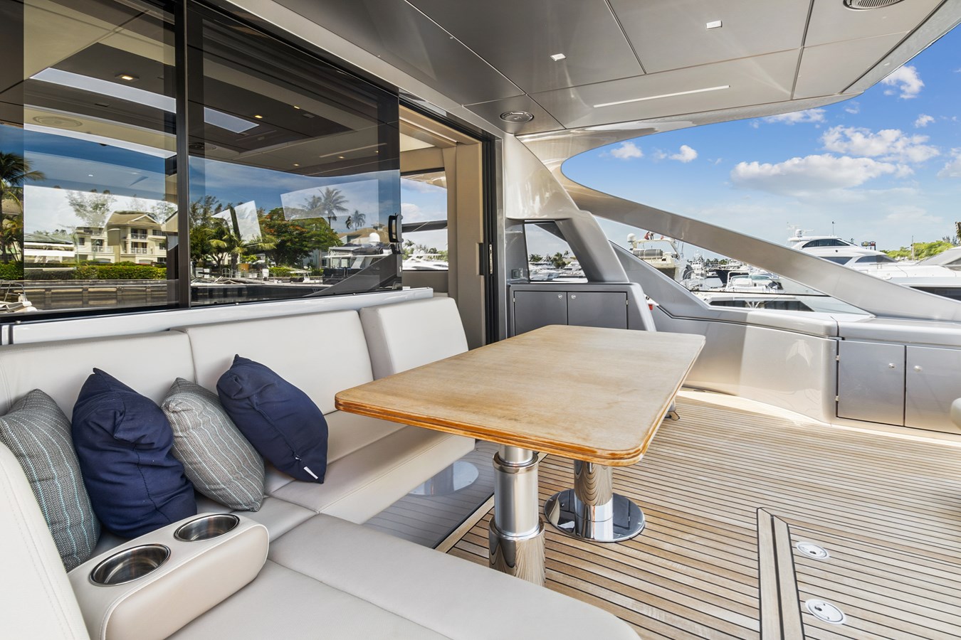 Pershing Cruising Yacht - For Sale