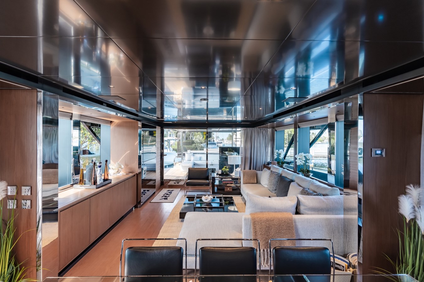 Riva Yacht Motor Yacht BEYOND BEYOND For Sale