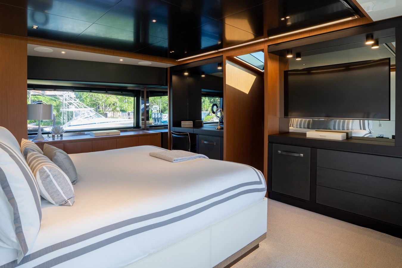 Riva Yacht Motor Yacht BEYOND BEYOND For Sale