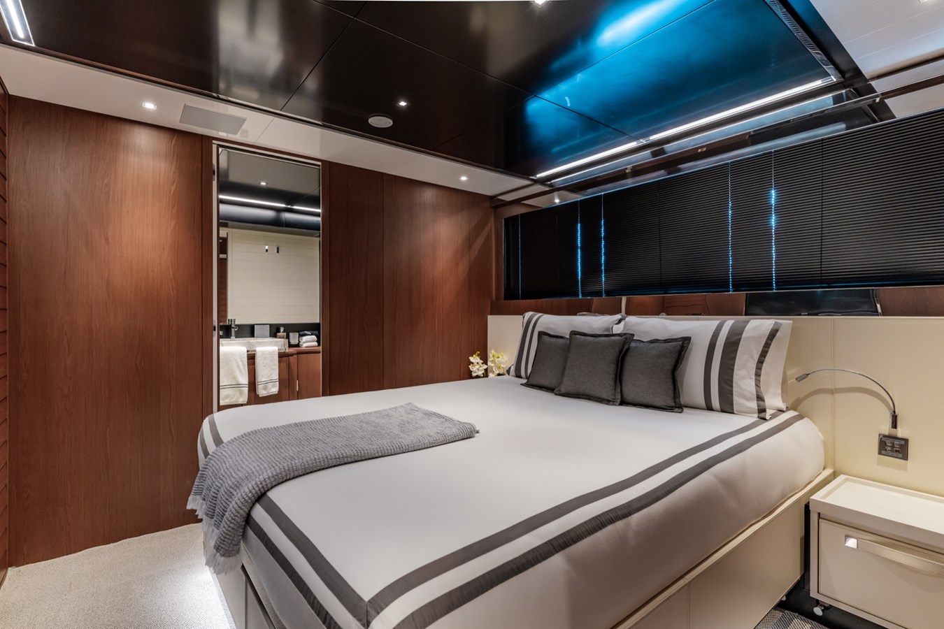 Riva Yacht Motor Yacht BEYOND BEYOND For Sale