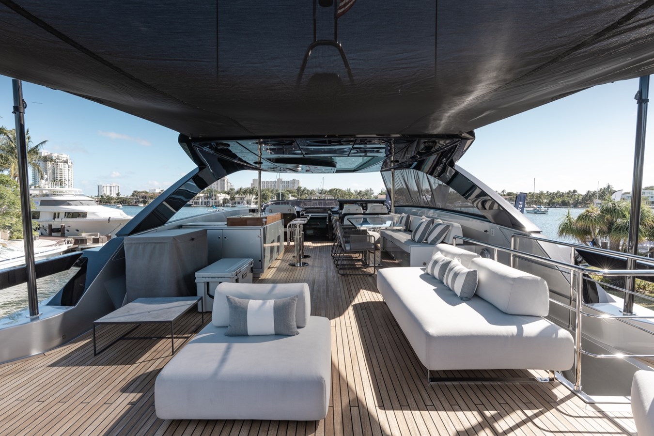 Riva Yacht Motor Yacht BEYOND BEYOND For Sale