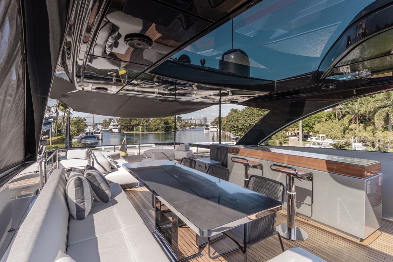 Riva Yacht Motor Yacht BEYOND BEYOND For Sale