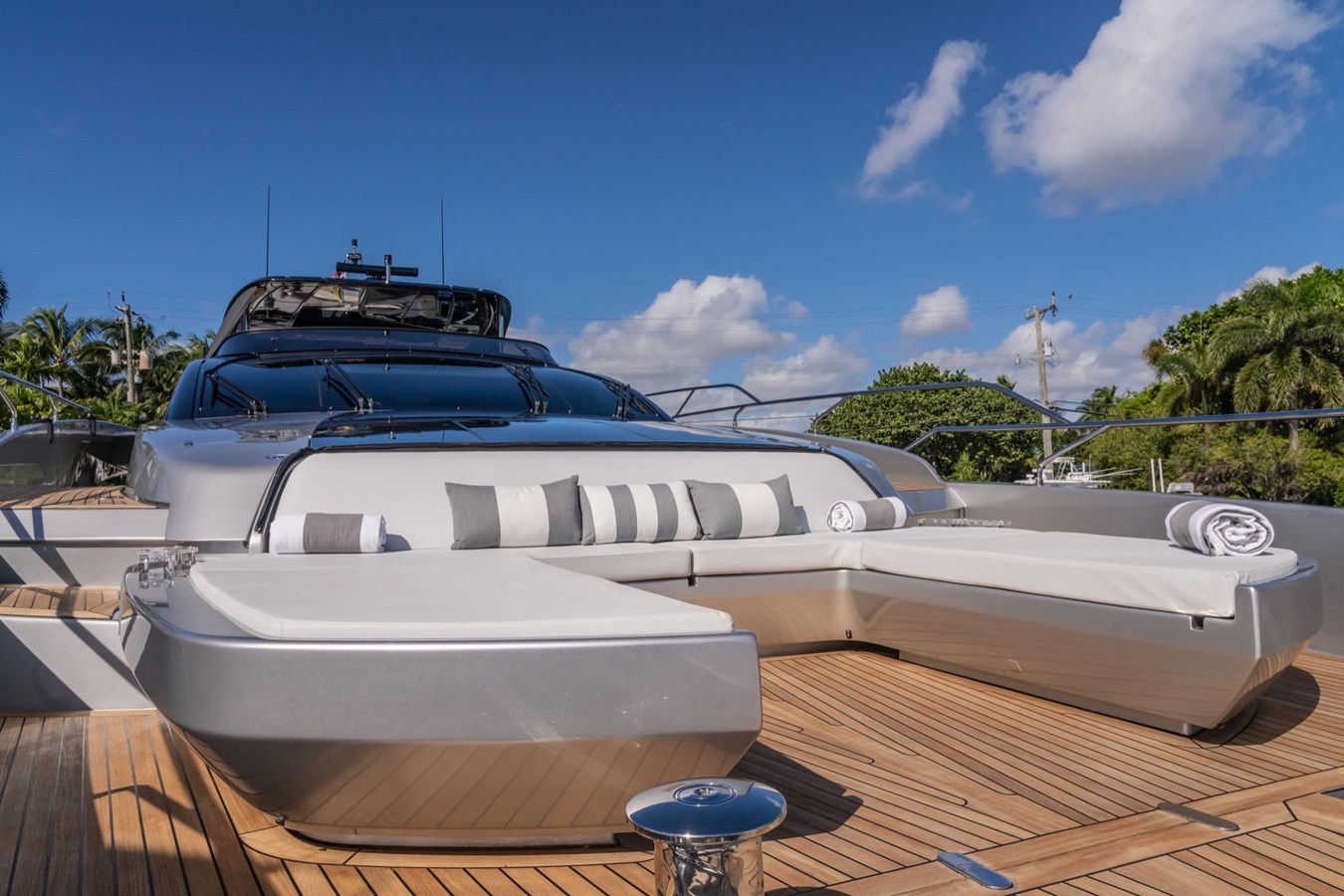 Riva Yacht Motor Yacht BEYOND BEYOND For Sale