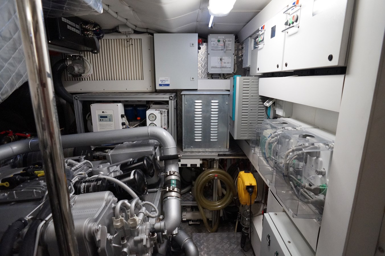 Pershing Motor Yacht The Office For Sale