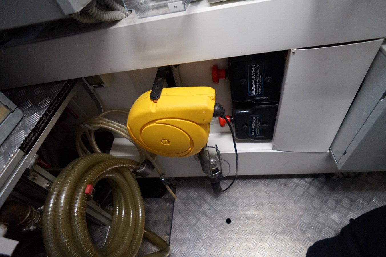 Pershing Motor Yacht The Office For Sale