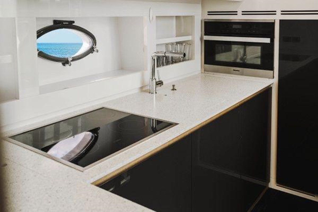 Pershing Cruising Yacht Andiamo For Sale