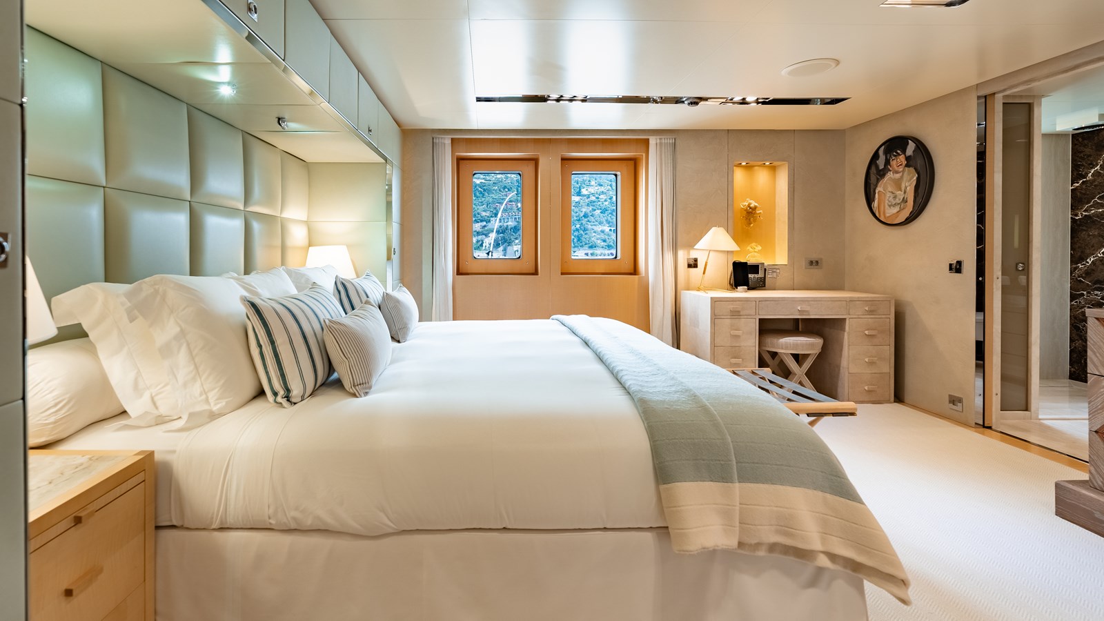 Icon Yachts Motor Yacht LOON For Sale