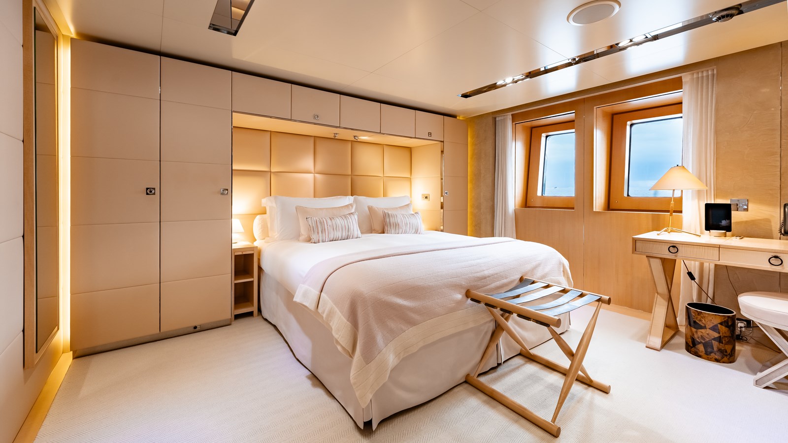 Icon Yachts Motor Yacht LOON For Sale