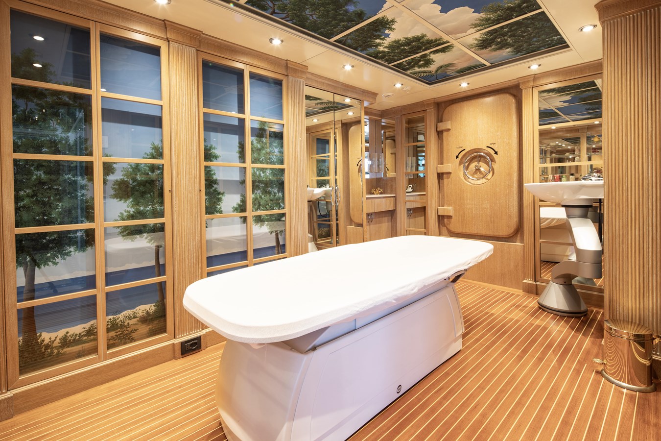 Crn Motor Yacht RICHAR For Sale