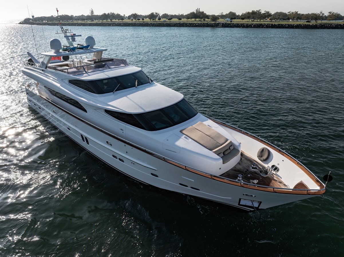 Horizon Yachts Motor Yacht The Clubhouse For Sale