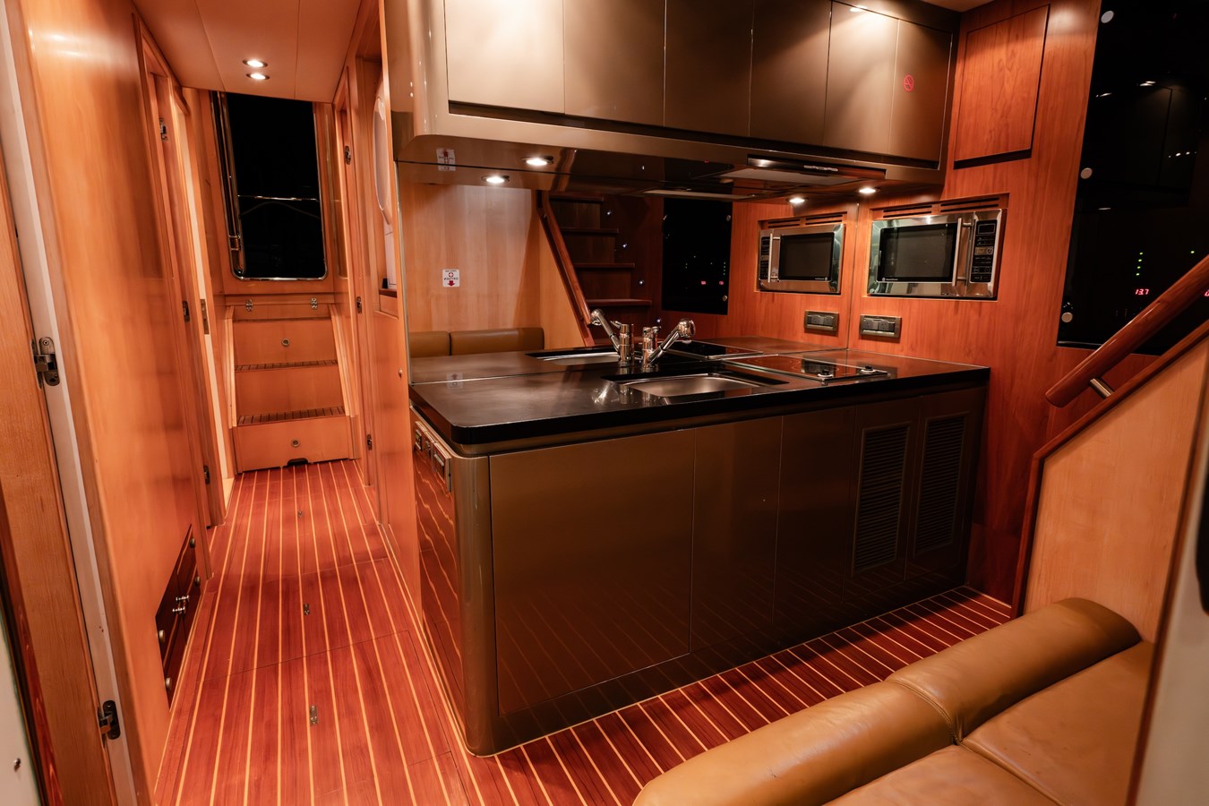 Horizon Yachts Motor Yacht The Clubhouse For Sale
