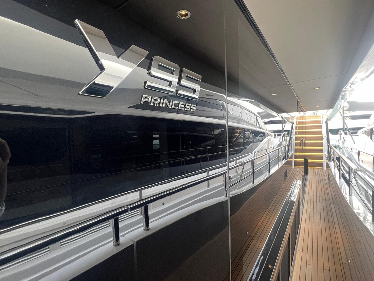 Princess Yachts Motor Yacht LEILANI For Sale