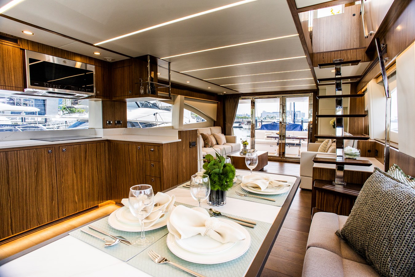 Johnson Motor Yacht 70' Johnson Skylounge 2026 For Sale