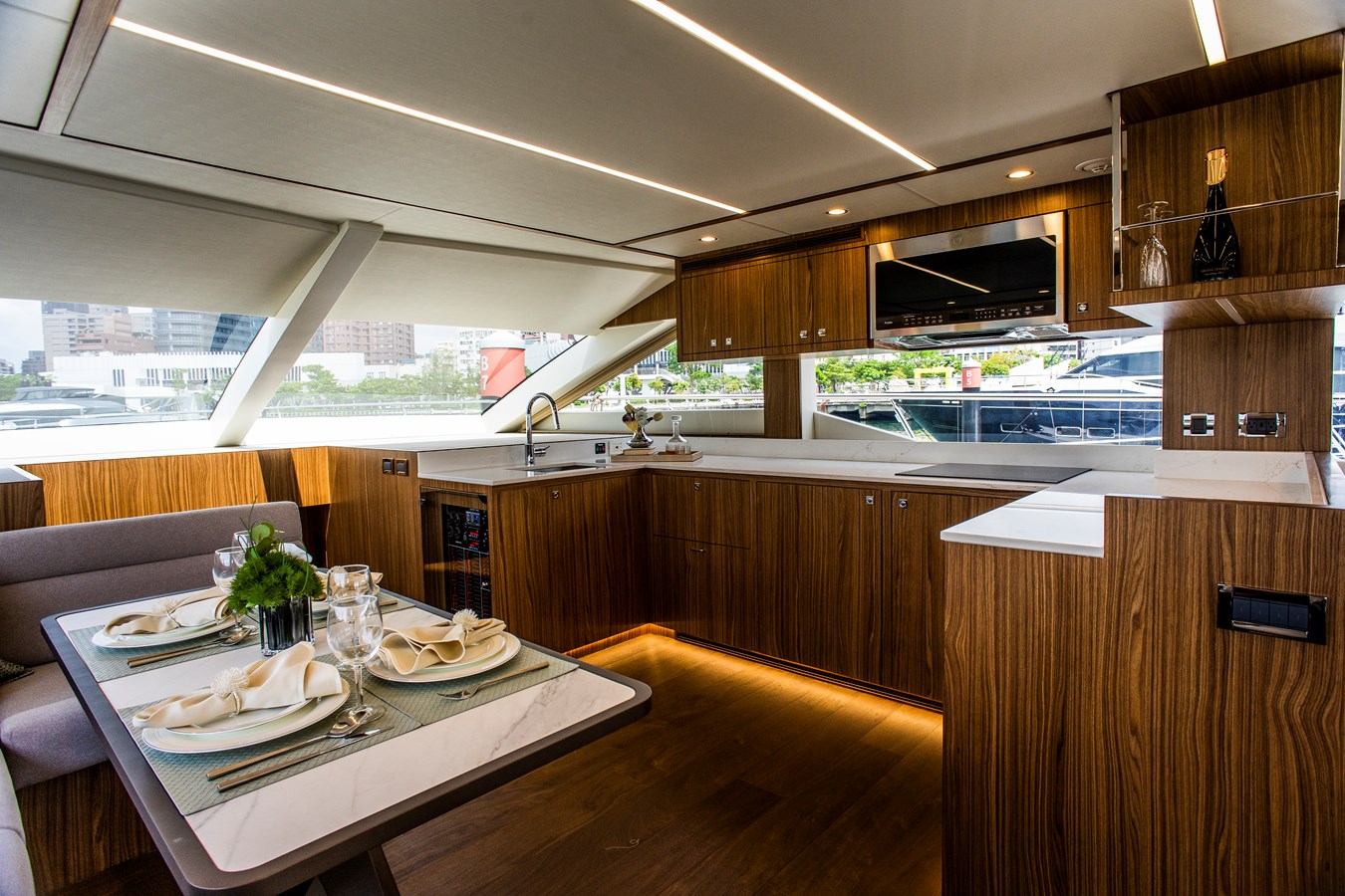 Johnson Motor Yacht 70' Johnson Skylounge 2026 For Sale