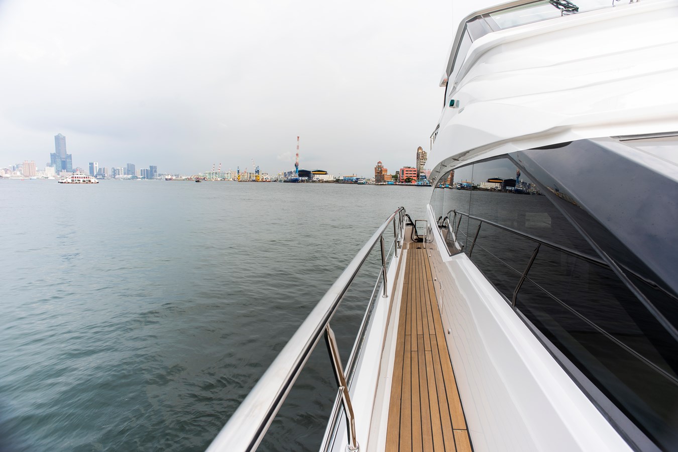 Johnson Motor Yacht 70' Johnson Skylounge 2026 For Sale