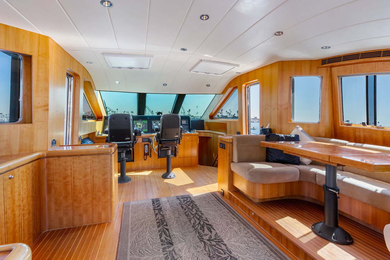 Horizon Motor Yachts Motor Yacht REVERIE  For Sale