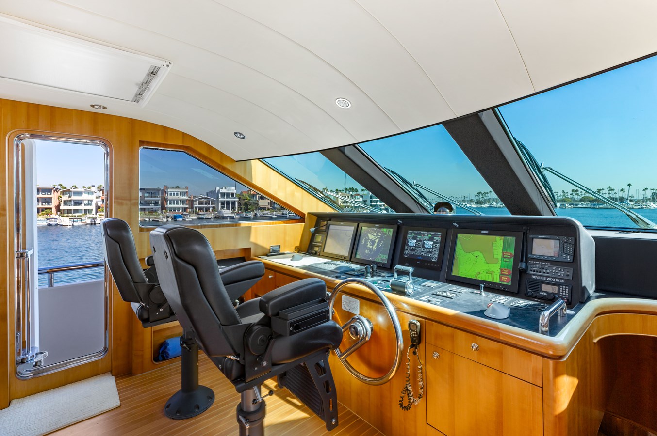 Horizon Motor Yachts Motor Yacht REVERIE  For Sale