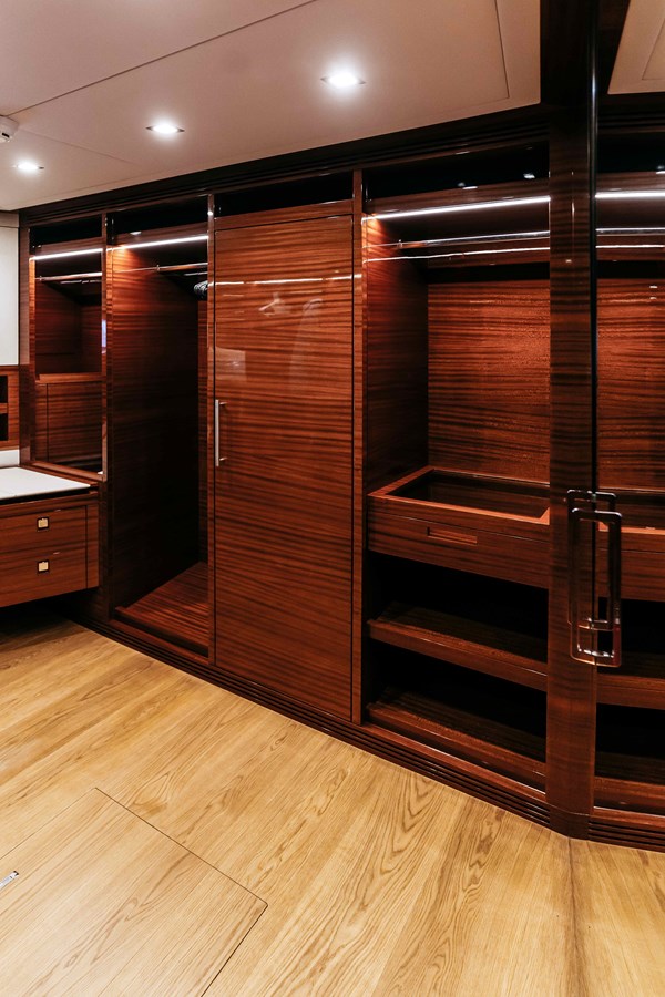 Bering Yachts Motor Yacht PAPILLON For Sale