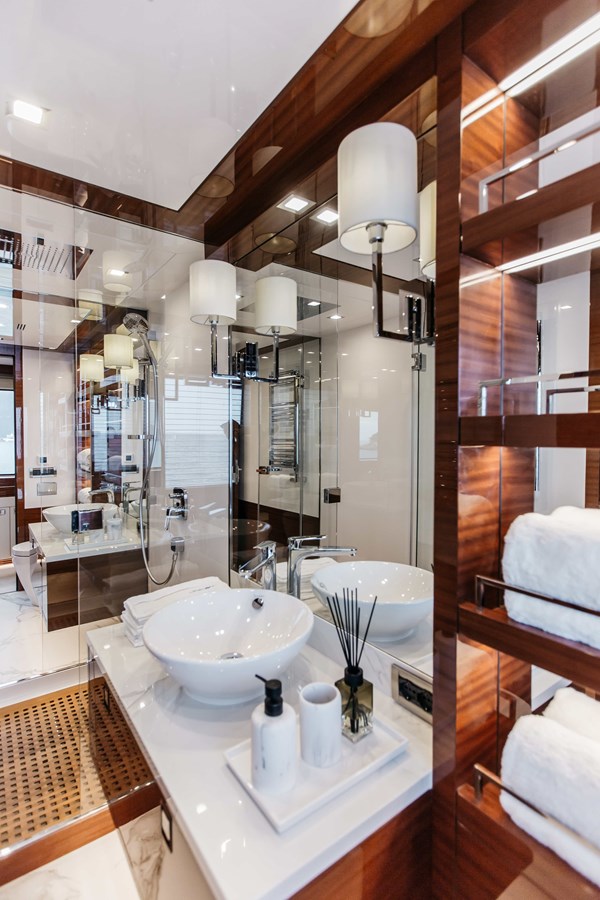 Bering Yachts Motor Yacht PAPILLON For Sale