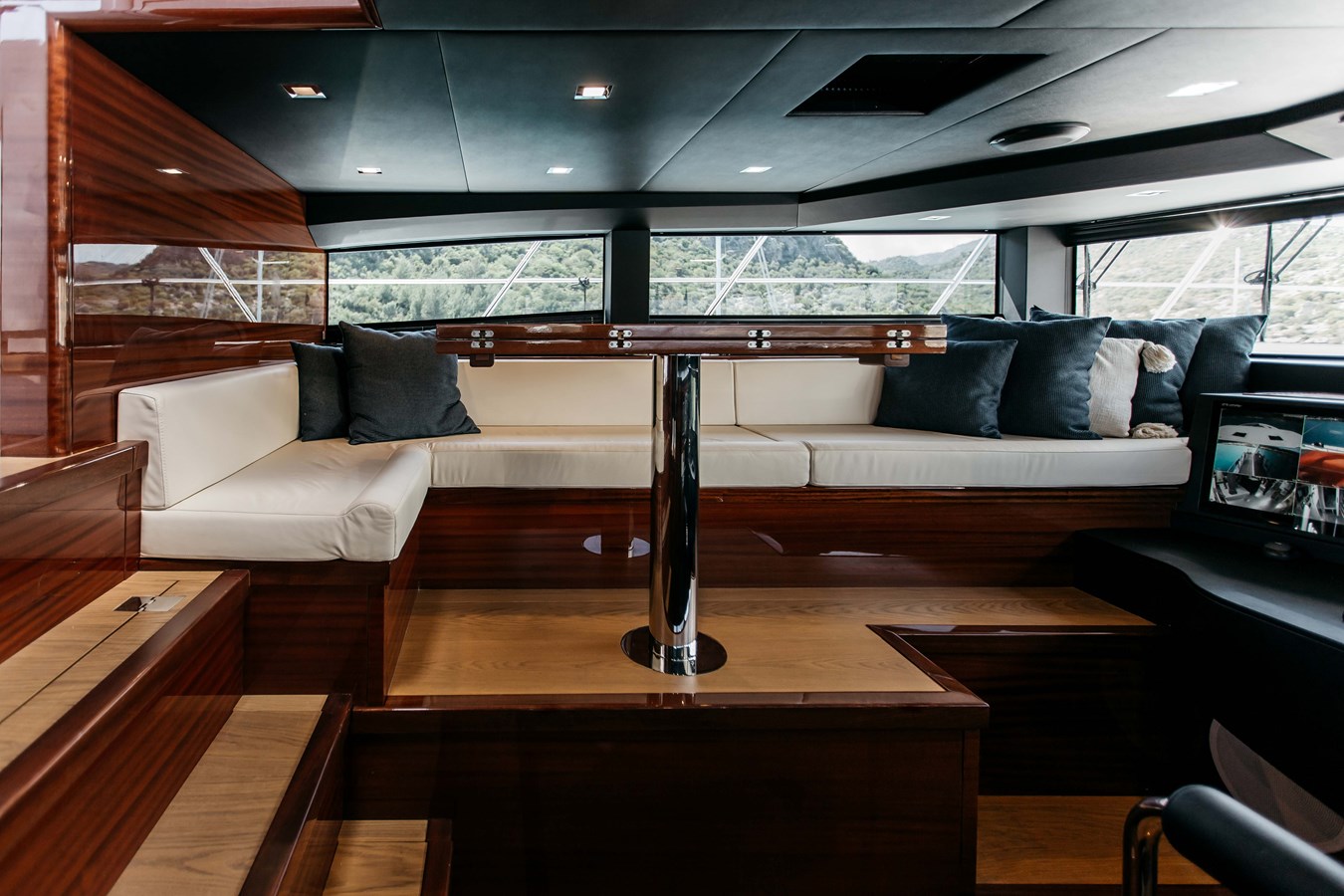 Bering Yachts Motor Yacht PAPILLON For Sale