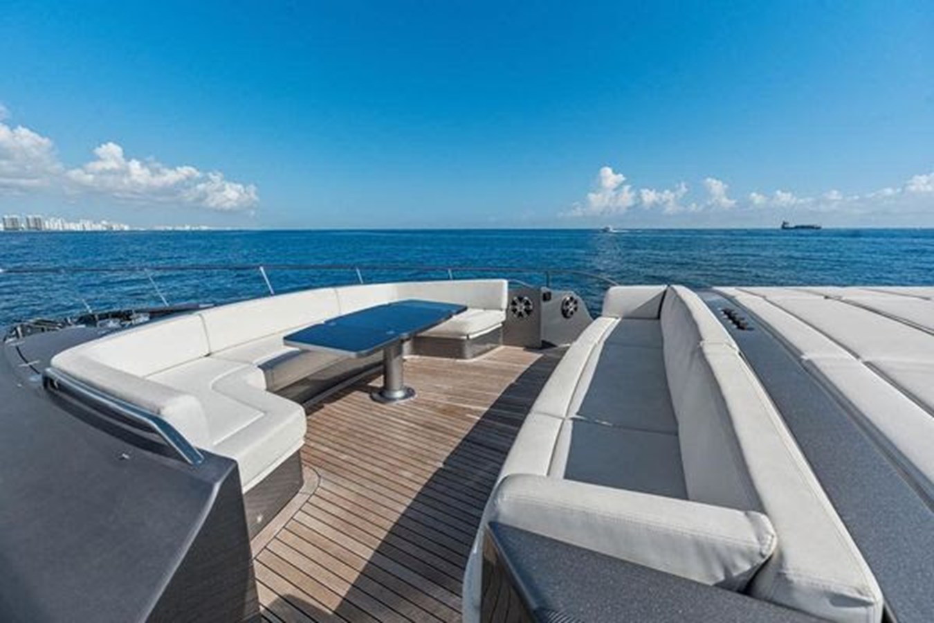 Pershing Motor Yacht One Spin 3 For Sale