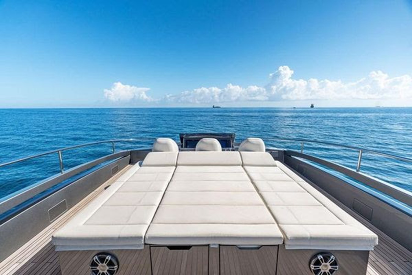 Pershing Motor Yacht One Spin 3 For Sale