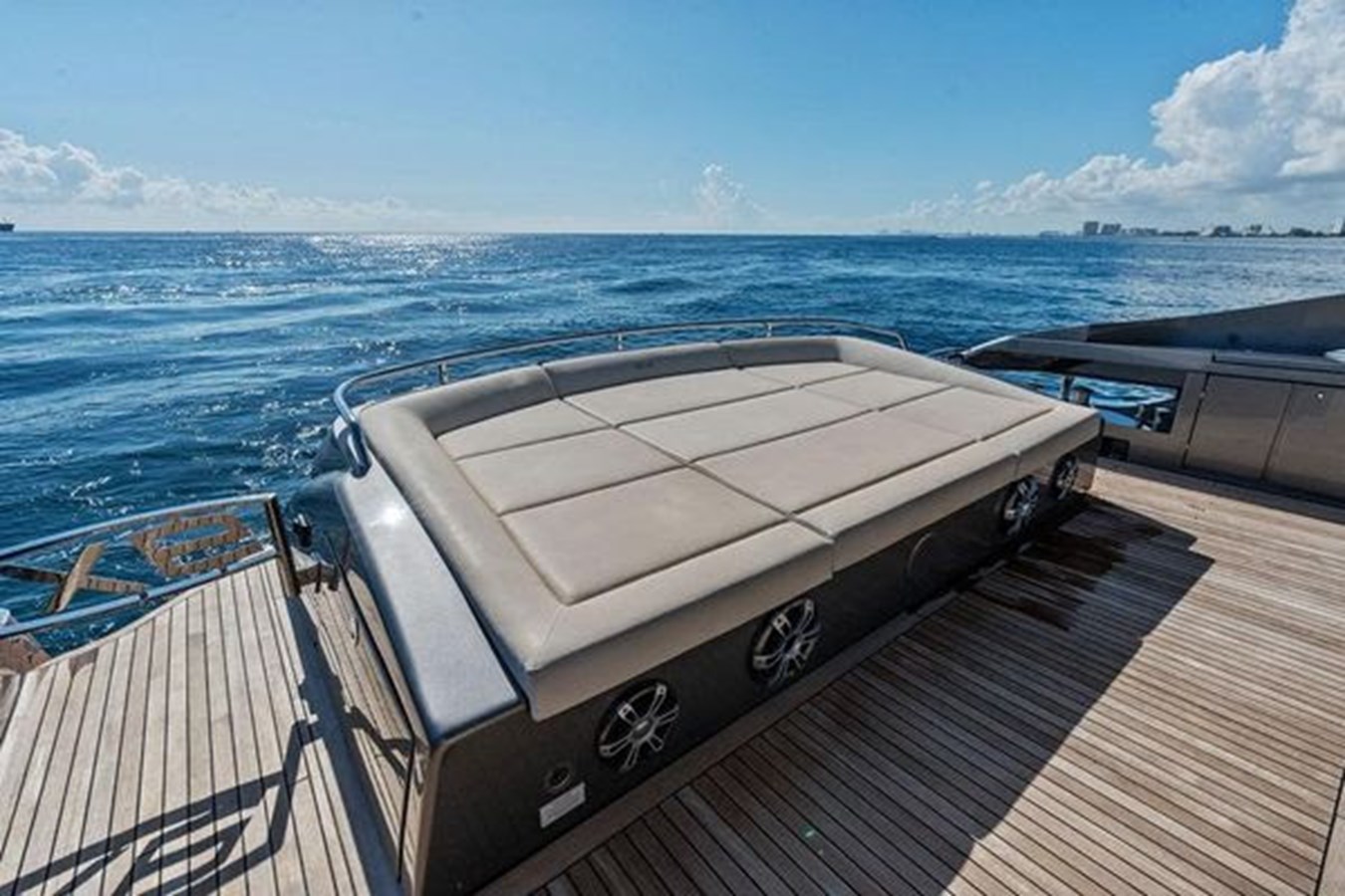Pershing Motor Yacht One Spin 3 For Sale