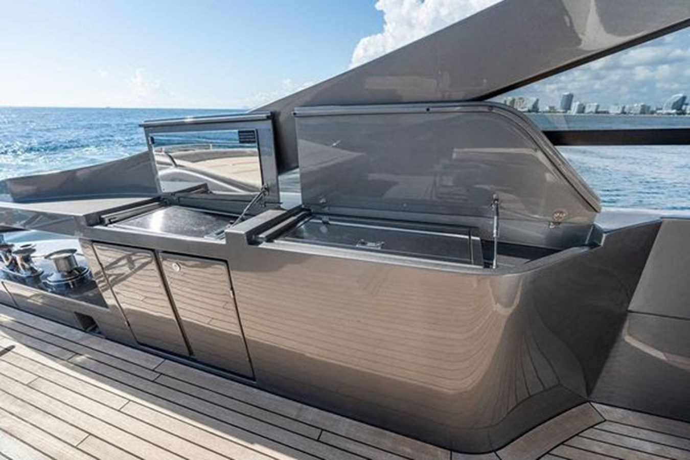 Pershing Motor Yacht One Spin 3 For Sale