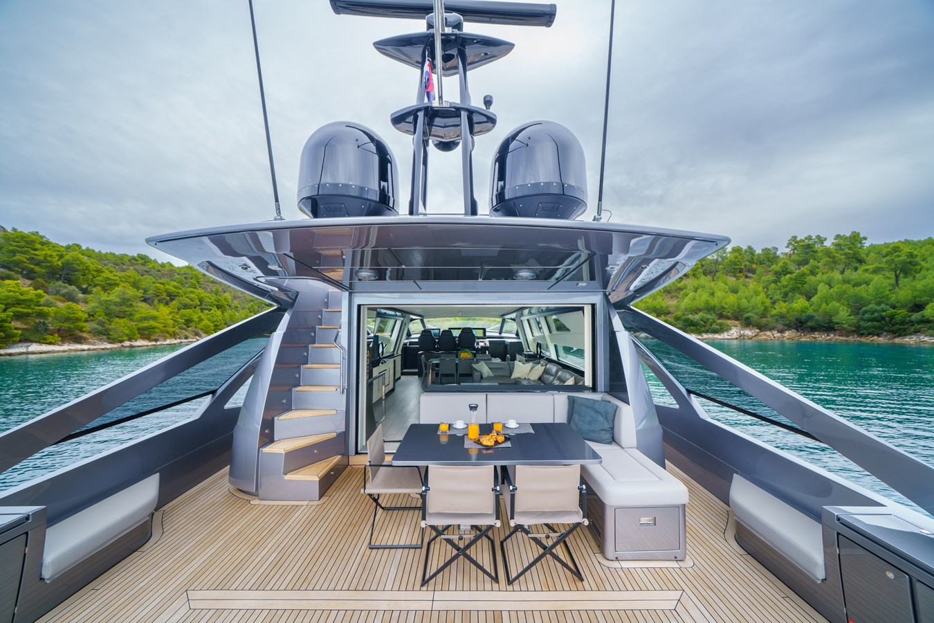 Pershing Motor Yacht MAVIS For Sale