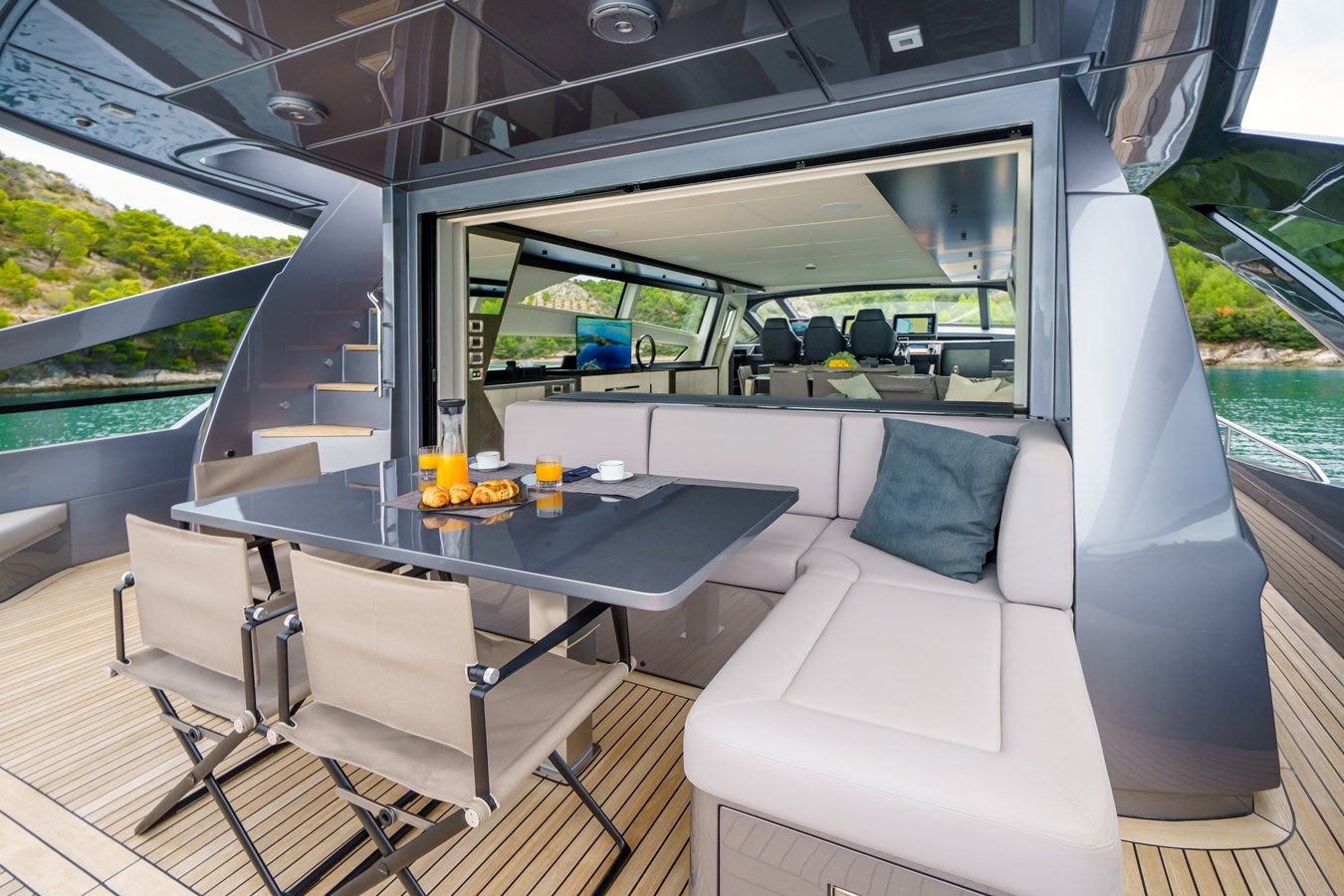 Pershing Motor Yacht MAVIS For Sale
