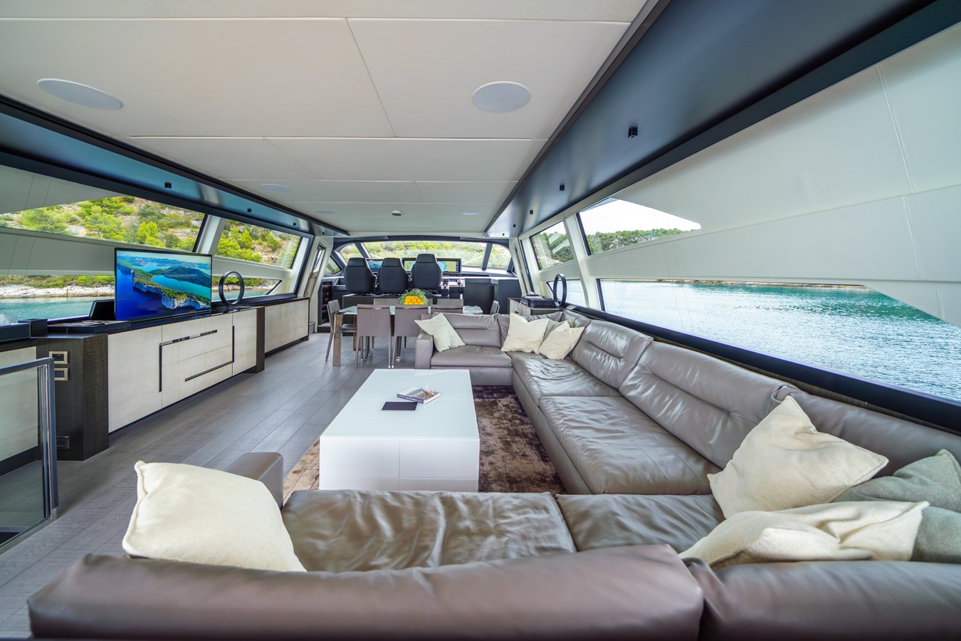 Pershing Motor Yacht MAVIS For Sale