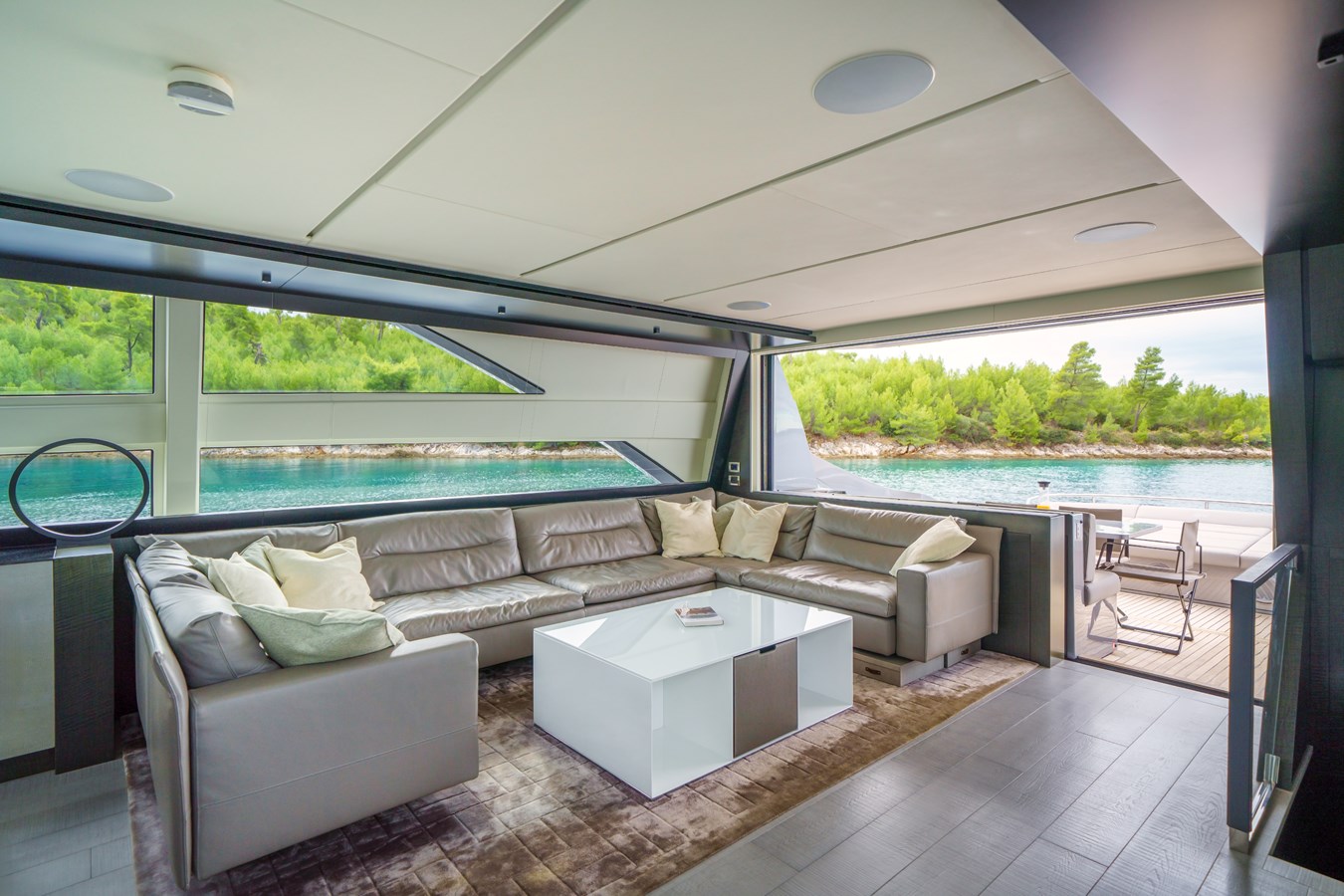 Pershing Motor Yacht MAVIS For Sale