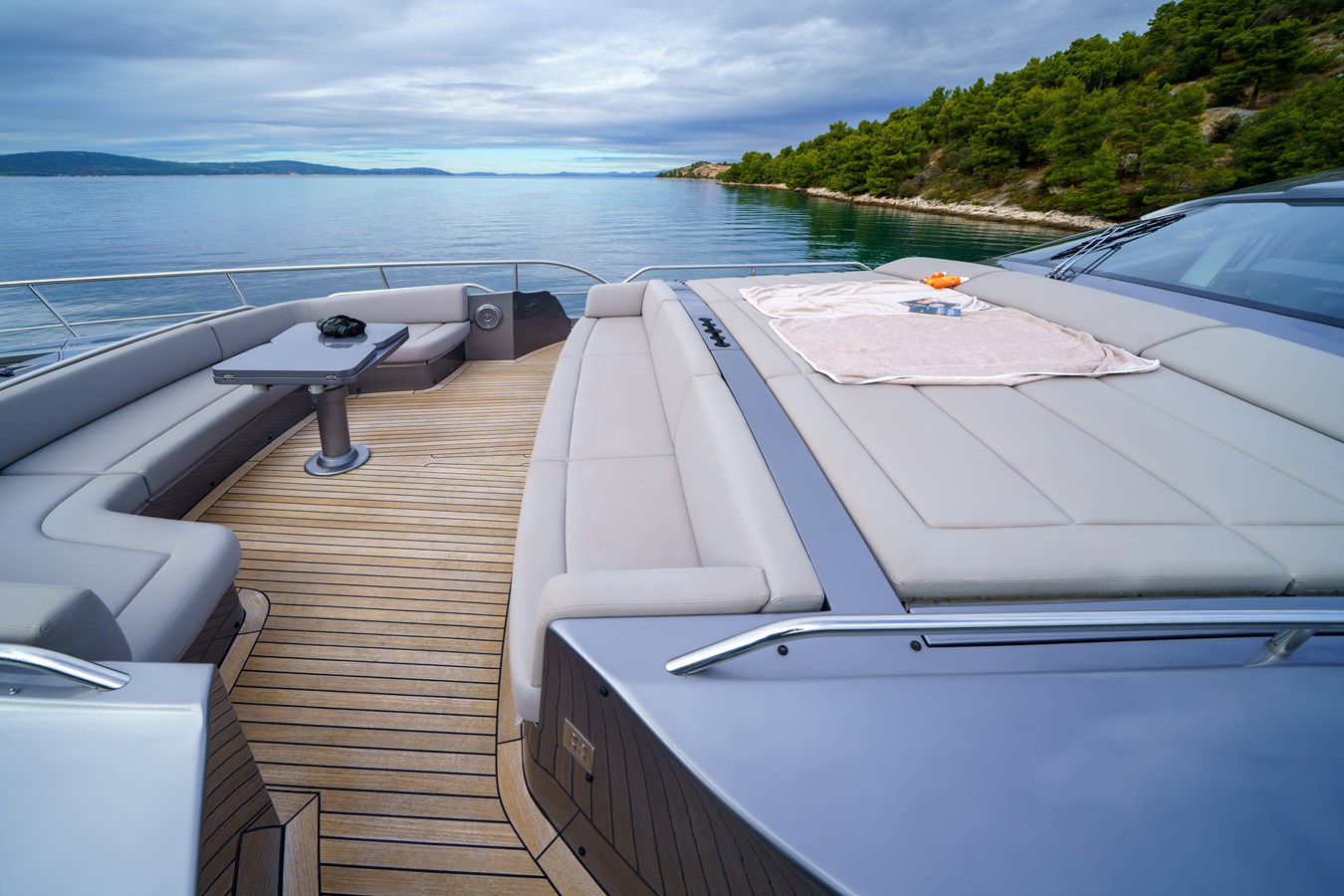 Pershing Motor Yacht MAVIS For Sale