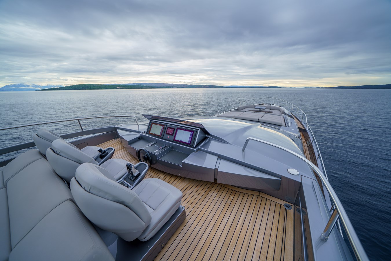 Pershing Motor Yacht MAVIS For Sale