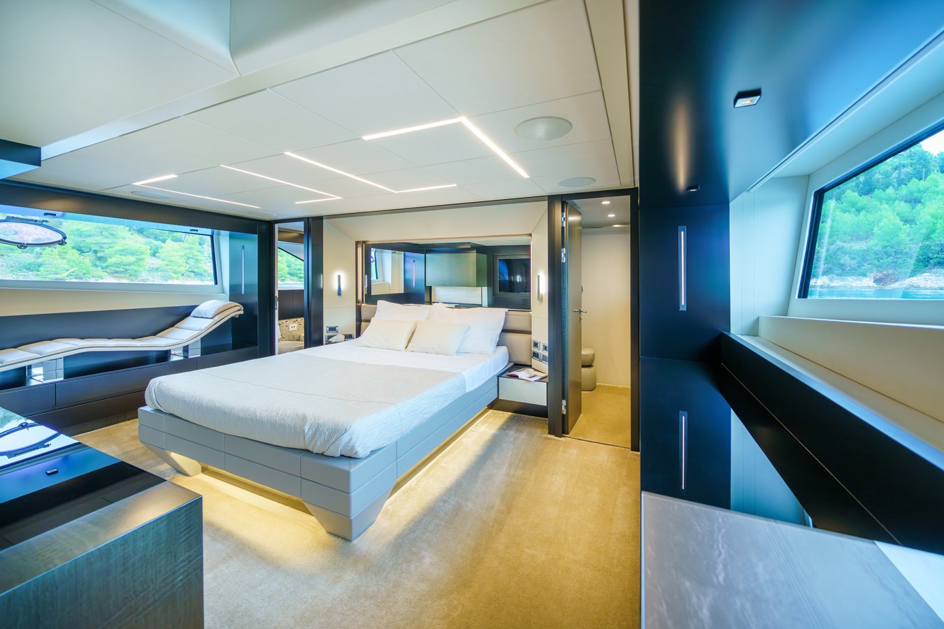 Pershing Motor Yacht MAVIS For Sale