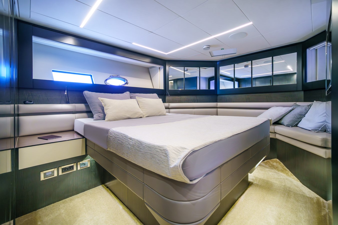 Pershing Motor Yacht MAVIS For Sale