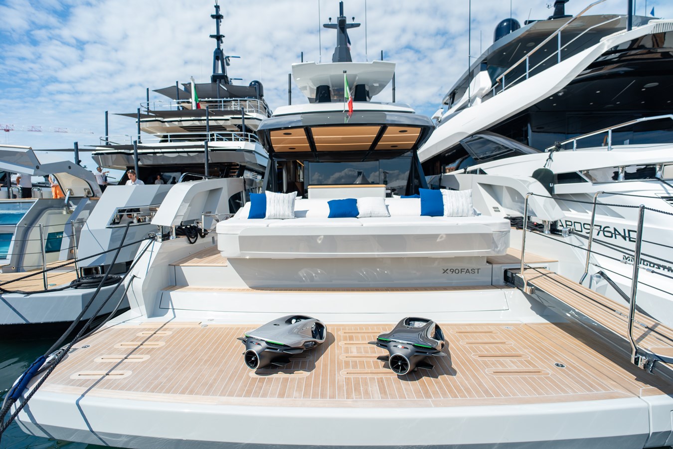 Extra Yachts Motor Yacht EXTRA X90 FAST For Sale