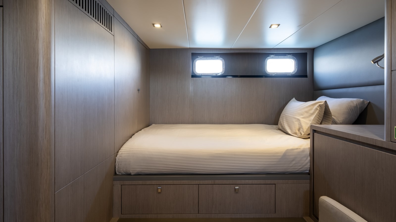 Lynx Yachts Motor Yacht HELIAD III For Sale
