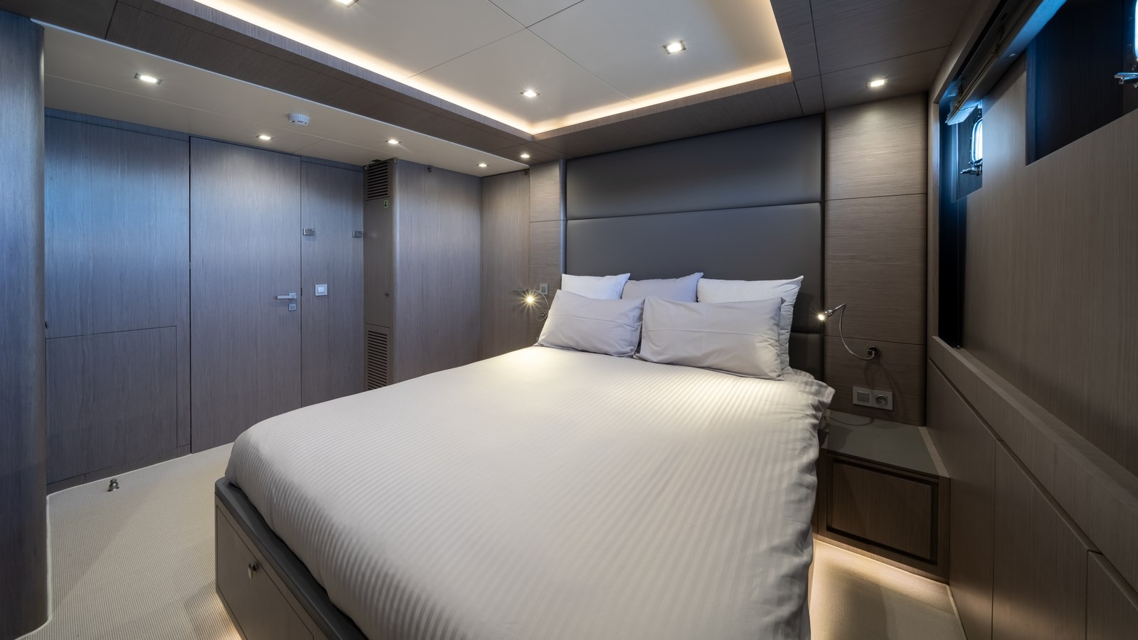Lynx Yachts Motor Yacht HELIAD III For Sale