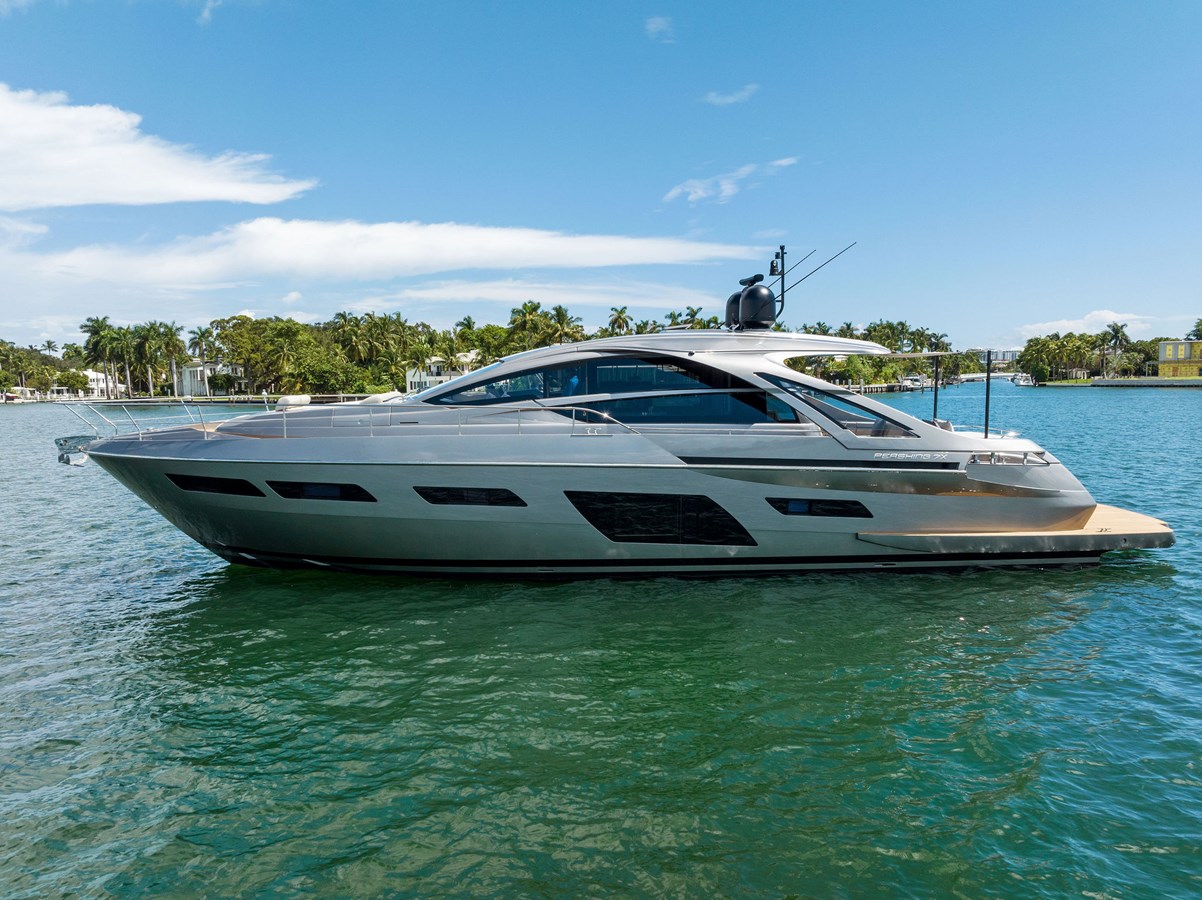 Pershing Motor Yacht QUANTUM For Sale