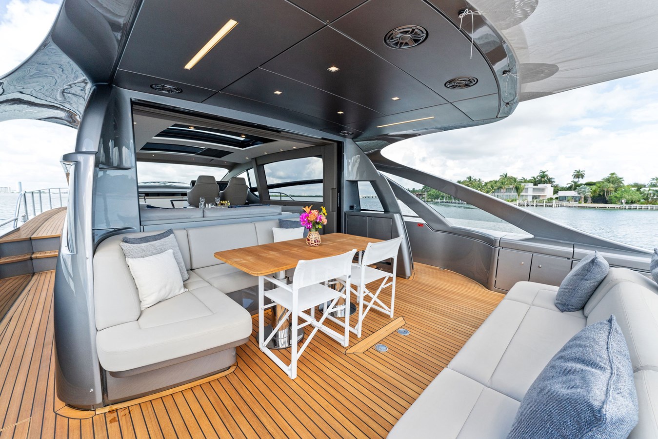 Pershing Motor Yacht QUANTUM For Sale