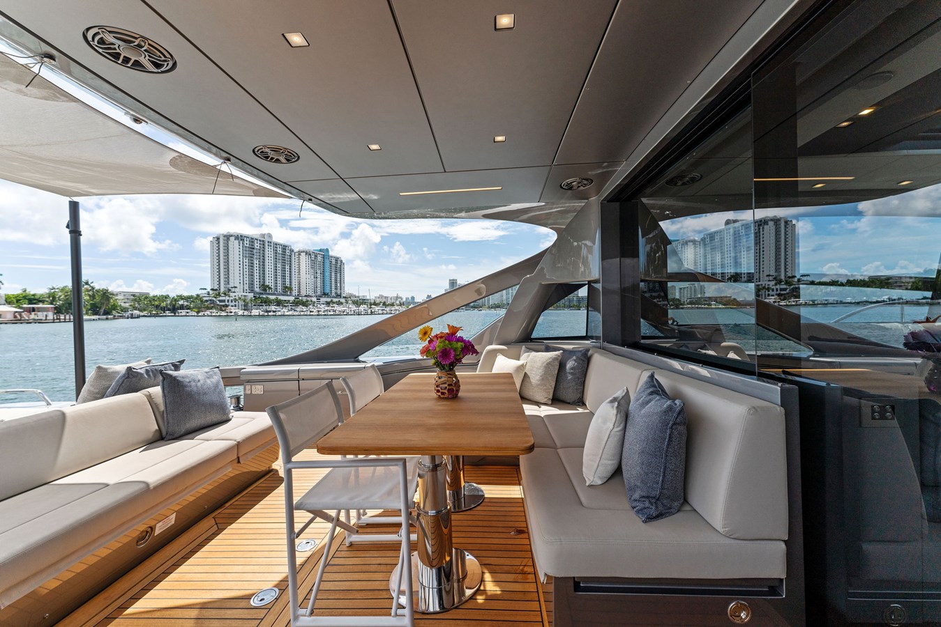 Pershing Motor Yacht QUANTUM For Sale