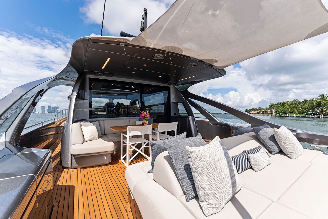 Pershing Motor Yacht QUANTUM For Sale