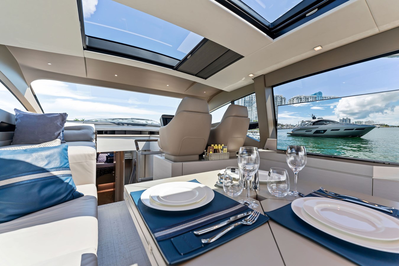 Pershing Motor Yacht QUANTUM For Sale