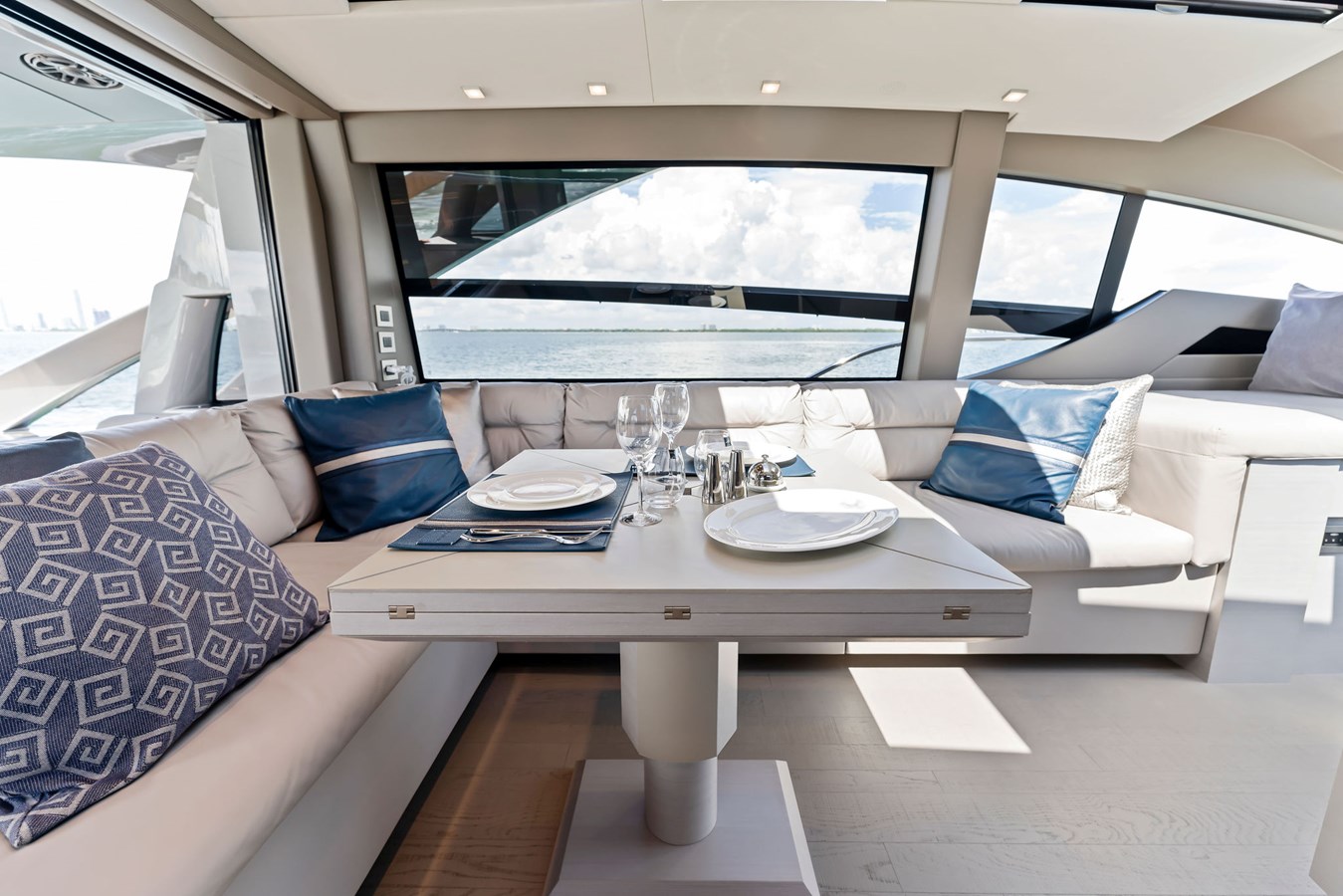 Pershing Motor Yacht QUANTUM For Sale