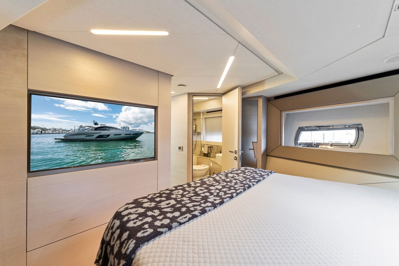 Pershing Motor Yacht QUANTUM For Sale